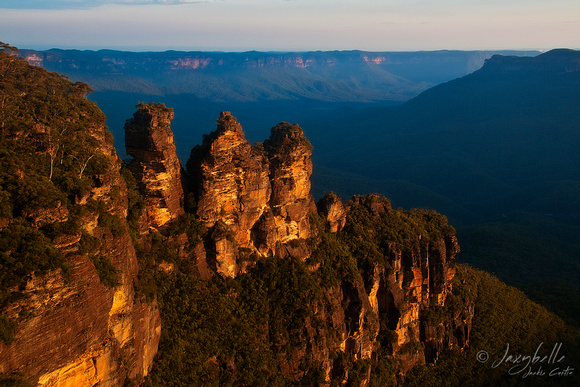 101229 Blue Mountains Three Sisters late afternoon